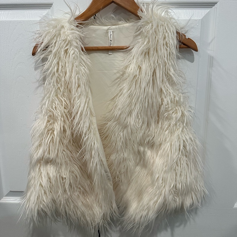 Faux Fur Vest in Cream